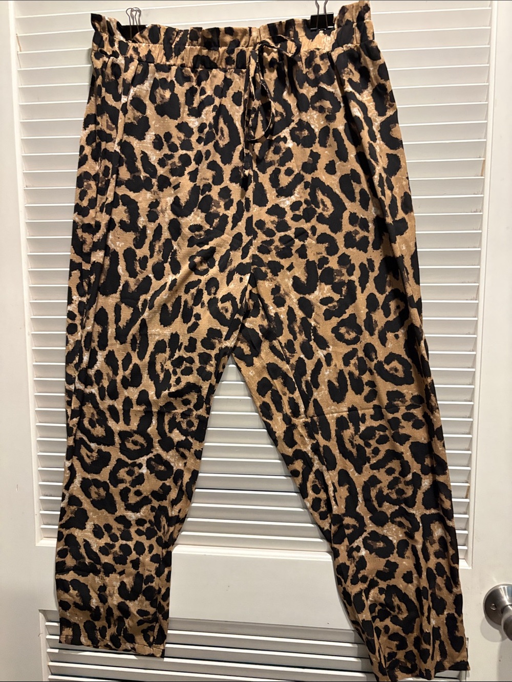 Women’s Leopard Print Jogger Pants - Tan & Black
